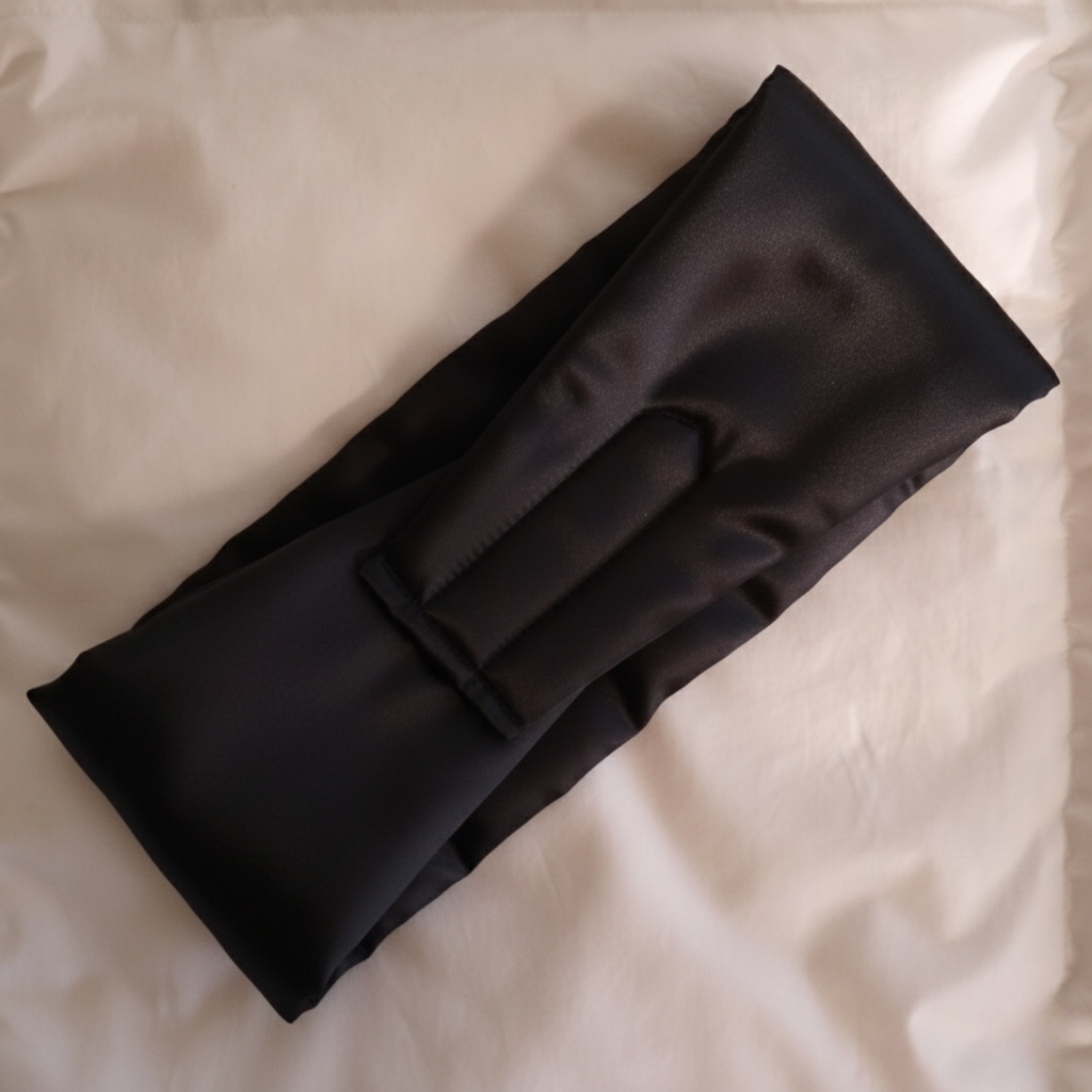 Schlafmaske aus Maulbeerseide